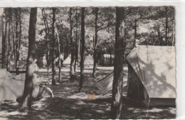 CAMPING EN CARAVANTERREIN " DE VONDST " CROMVOIRT  .  TIMBRE DECOLLE CARTE INTACTE  .  2 SCANNES - Other & Unclassified