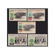 Dominican Rep 522-524,C113-C114,hinged.Mi 712-716. Refugee Year WRY-1960.Oak. - Dominique (1978-...)