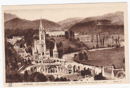 Lourdes - La Basilique - Vue Plongeante Sur L'esplanade - Lourdes