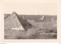 BIVOUAC DURANT LA MARCHE DES CENT BORNES - Guerre, Militaire