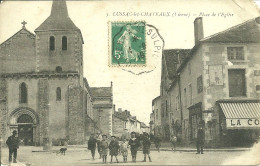 86  LUSSAC LES CHATEAUX - PLACE DE L' EGLISE (écornée) (ref 8818) - Lussac Les Chateaux