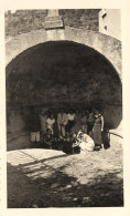 Corté * Un Coin Du Village Et Fontaine Lavoir ? * Villageois * Photo Ancienne 11.5x7cm * Haute Corse 2B - Corte