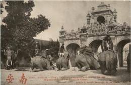 Annam - Hue - Elephants - Vietnam