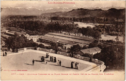 CPA Pyrénées Pau Terrasse Place Royale (1390129) - Pau