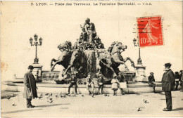 CPA Lyon Place Des TErreaux Fontaine Bartholdi (1390548) - Altri & Non Classificati