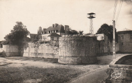 Guingamp (22 - Côtes D'Armor)  Le Vieux Château - Guingamp