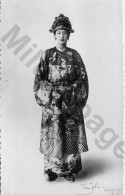 Rare Photo Originale Format Carte Postale De L'Impératrice D'Annam Nam Phuong épouse De Bao Dai Cliché Tang Vinh Hué - Viêt-Nam