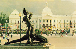 ANTILLES - Maron And National Palace Haïti - The Negre Maron Statue Is A Tribute To The First Runaway - Carte Postale - Haití