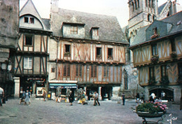 56 - Morbihan -  VANNES - La Place Henri IV ( Tabac / Cartes Postales ) - Vannes