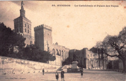 84 - Vaucluse -  AVIGNON - La Cathedrale Et Palais Des Papes - Avignon