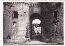 Photo 5.8 X 4.5 -  COGNAC ( 16 ) Les Tours Du Chateau Francois 1 Er - Aout 1934 - Lieux