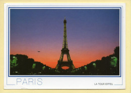Coucher De Soleil : La Tour Eiffel / Paris (voir Scan Recto/verso) - Tegenlichtkaarten, Hold To Light