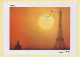 Coucher De Soleil : Sur La Tour Eiffel / Paris (voir Scan Recto/verso) - Tegenlichtkaarten, Hold To Light