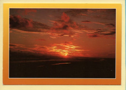 Coucher De Soleil : (voir Scan Recto/verso) - Tegenlichtkaarten, Hold To Light