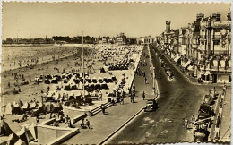 CPSM (Vendée) LES SABLES D'OLONNE - Remblai - Plage Et Casino (n° 28) - Sables D'Olonne