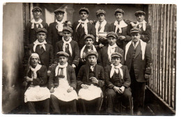 Groupe De Conscrits. Carte Photo Non Située - Autres & Non Classés