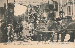 Bourges * Le Cortège Historique Du 29 Juin 1930 * Le Char De La Liberté Portant La Charte * Kermesse Cavalcade - Bourges