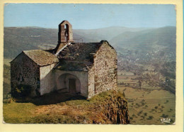 Auvergne : Une Vieille église Pleine De Caractère / CPSM (voir Scan Recto/verso) - Auvergne