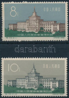 ** Kínai Népköztársaság 1961 Katonai Múzeum Mi 604-605 (Mi EUR 260-) ( Barnult Gumi, Gumihiba / Brownish Gum, Gum Distur - Autres & Non Classés
