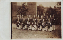 MILITARIA - Carte Photo - Soldats Avec Des Instruments De Musique - Parade - Uniformes - Carte Postale Ancienne - Uniformes