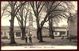 33 - B28181CPA - BERNOS BEAULAC - Place De La Mairie - Très Bon état - GIRONDE - Sonstige & Ohne Zuordnung