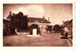 58 - B22375CPA - LUZY - Place Du Vieux Marché Et Monument Du Maquis Louis - Parfait état - NIEVRE - Andere & Zonder Classificatie