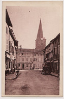 1 - B21399CPA - SAINT ST TRIVIER DE COURTES - Carrefour Du Bas Et Eglise - Hotel GIROUX - Parfait état - AIN - Non Classés