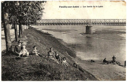 58 - B21128CPA - POUILLY SUR LOIRE - Les Bords De La Loire, Groupe Et Laveuse - Assez Bon état - NIEVRE - Cosne Cours Sur Loire