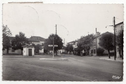 40 - B17211CPSM - TARTAS - Place Du Luc - Très Bon état - LANDES - Tartas