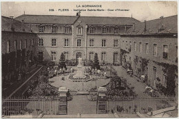 61 - B30493CPA - FLERS - Institution Sainte-Marie - Cour D' Honneur - Parfait état - ORNE - Flers