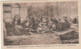 PL1433  --  AUGUSTOW  --  SORTIEREN VON BEUTESTUCKEN DURCH RUSSISCHE GEFANGENE VOR DER KIRCHE IN AUGUSTOWO -  1916 - Polen