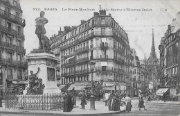 PARIS - LA PLACE MAUBERT ET LA STATUE D'ETIENNE DOLET - Pix Fixe - Markten, Pleinen