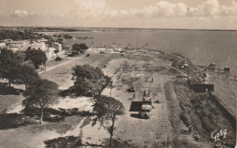 FOURAS LES BAINS ESPLANADE ET L'ENTREE DE LA CHARENTE 1950 CPSM 9X14 TBE - Fouras-les-Bains