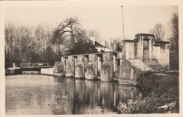 SAINT JEAN D'ANGELY LES ECLUSES DE BERNOUET SUR LA BOUTONNE CPSM 9X14 TBE - Saint-Jean-d'Angely