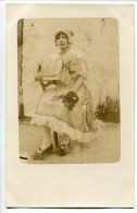 Photo Carte Post Card Ancienne * Jeune Femme ( Espagnole Andalouse ?) Robe à Froufrous Tenant Un éventail Et Masque Loup - Fotografie