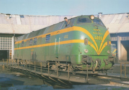 ZUG Schienenverkehr Eisenbahnen Vintage Ansichtskarte Postkarte CPSM #PAA714.A - Treni