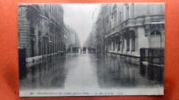 CPA (75) Inondations De Paris.1910. La Rue De Lille.   (7A.842) - La Crecida Del Sena De 1910