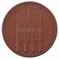 NDK DN "Erfurt Városi Tanácsa Emlékül" Jelzett Meisseni Porcelán Emlékérem Eredeti Dísztokban (78mm) T:UNC GDR ND "Rat D - Non Classés
