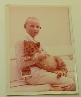 Boy And Baby Lion - Photo By Otto Feddeler, Berlin - Anonyme Personen