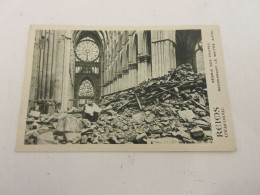 CP CARTE POSTALE MARNE 12 CATHEDRALE De REIMS DEBRIS VOUTES RECOUVRANT L'AUTEL   - Reims