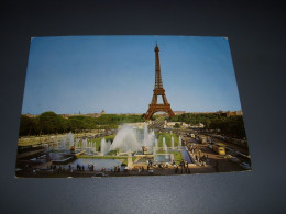 CP CARTE POSTALE SEINE PARIS La TOUR EIFFEL Et Le CHAMP De MARS - Ecrite En 1966 - Tour Eiffel