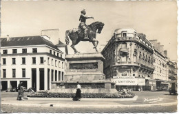 45. ORLEANS. STATUE DE JEANNE D'ARC. RUE DE LA REPUBLIQUE. 1961. - Orleans