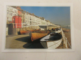 CP CARTE 02-E08 ANGLETERRE SUSSEX HASTINGS BARQUES Et CABINES TELEPHONIQUES - Hastings