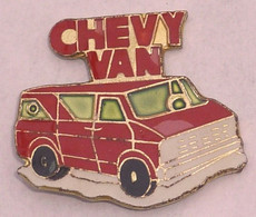 VP218 Pin's Transport Chevrolet Van CHEVY VAN Rouge Achat Immédiat - Autres & Non Classés