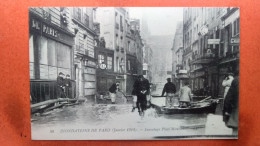 CPA (75) Inondations De Paris.1910. Sauvetage Place Maubert.  (7A.870) - Inondations De 1910