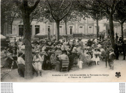 D07  VALS- LES- BAINS  La Terrasse Du Casino à L' Heure De L' Apéritif   ..... - Vals Les Bains