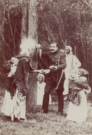 Photo Format Carte Postale Algérie Afrique " Papa De ... Se Désaltérant Avec L'eau D'une Sale Peau De Bouc ..." - Afrika