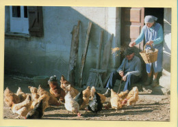 La Cour De La Ferme / Repas Du Poulailler (Elizabeth ARRIUS-PARDIES N° D 13) Images D'un Temps Qui Passe - Paysans