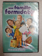 Une Famille Formidable - Andere & Zonder Classificatie