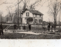 TORCY L'ECLUSE PASSAGE D'UNE PENICHE - Torcy